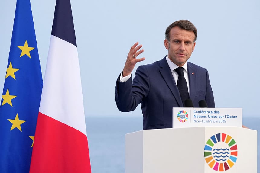 Macron quiere prohibir acceso a redes sociales a los menores de 15 años