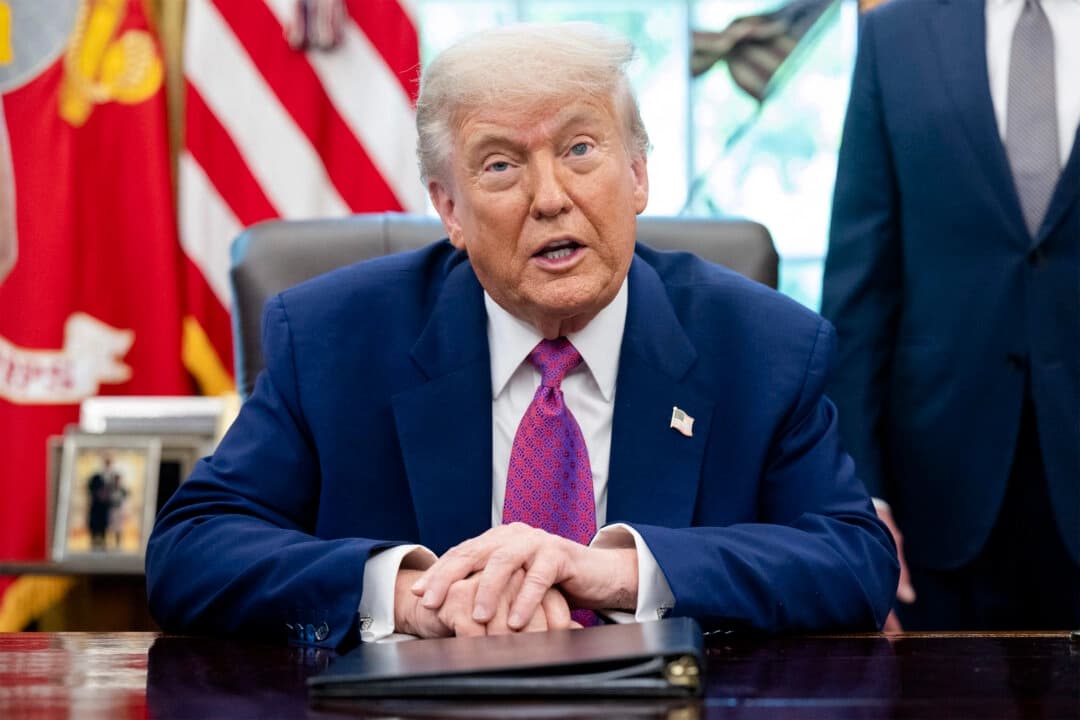 Trump dice que "sin duda" invocaría la Ley de Insurrección en Los Ángeles si fuera necesario