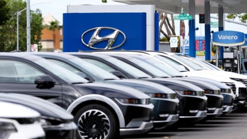 Compradores de coches nuevos se enfrentan a cuotas mensuales de USD 1000, reporta Experian