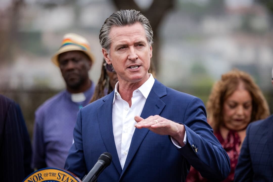 California vigila activamente las amenazas tras los ataques estadounidenses en Irán, según Newsom