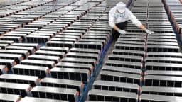 La tecnología occidental de baterías busca superar el dominio mineral de China