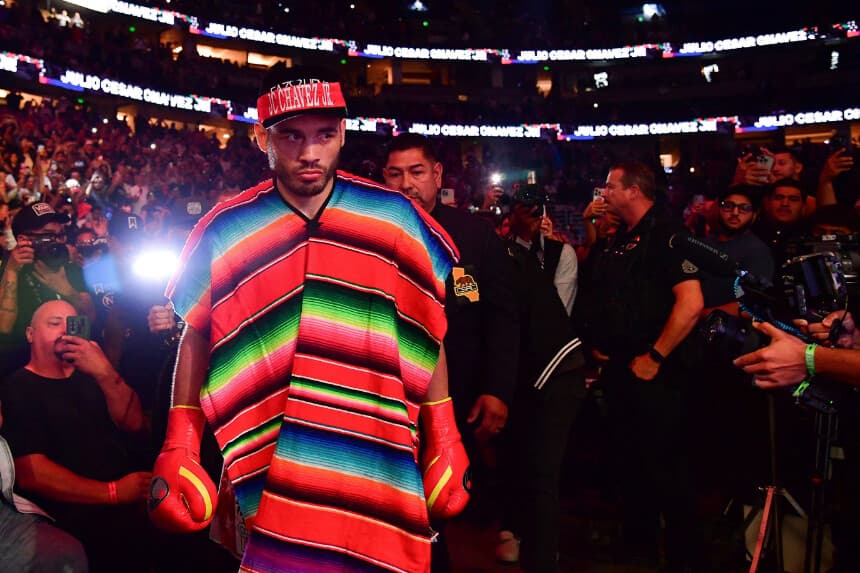 El boxeador mexicano Chávez Jr. vuelve a entrenar tras su deportación de EE. UU.