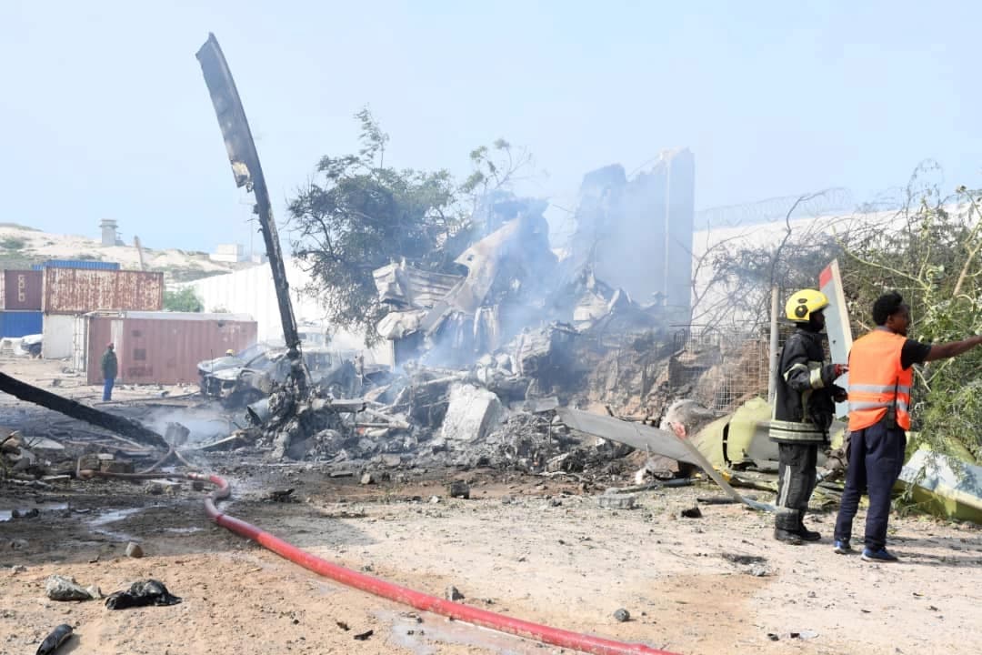Mueren 5 soldados de Uganda al estrellarse en Somalia helicóptero en misión de paz