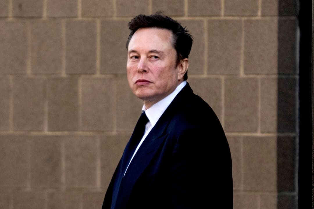 Elon Musk sale del Hyatt Regency Capitol Hill en Washington, el 13 de noviembre de 2024. (Kent Nishimura/Getty Images)