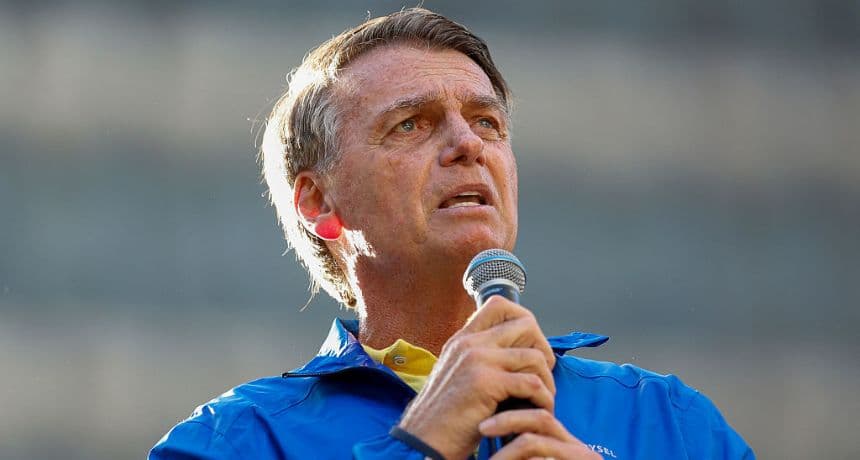 El expresidente de Brasil, Jair Bolsonaro, habla durante un mitin en la Avenida Paulista de São Paulo, Brasil, el 29 de junio de 2025. (MIGUEL SCHINCARIOL/AFP a través de Getty Images)