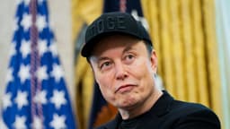 Elon Musk presenta la actualización de Grok tras las polémicas publicaciones del chatbot con IA