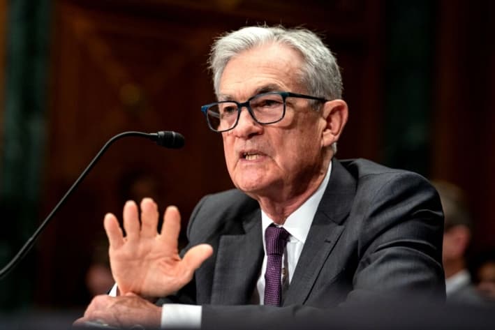 El presidente de la Reserva Federal, Jerome Powell, testifica en el Capitolio de EE. UU., el 25 de junio de 2025. (Kent Nishimura/Getty Images)
