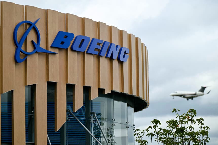 El stand de Boeing en el Salón Aeronáutico Internacional de Farnborough, en Londres, el 22 de julio de 2024. (Justin Talli/AFP a través de Getty Images).