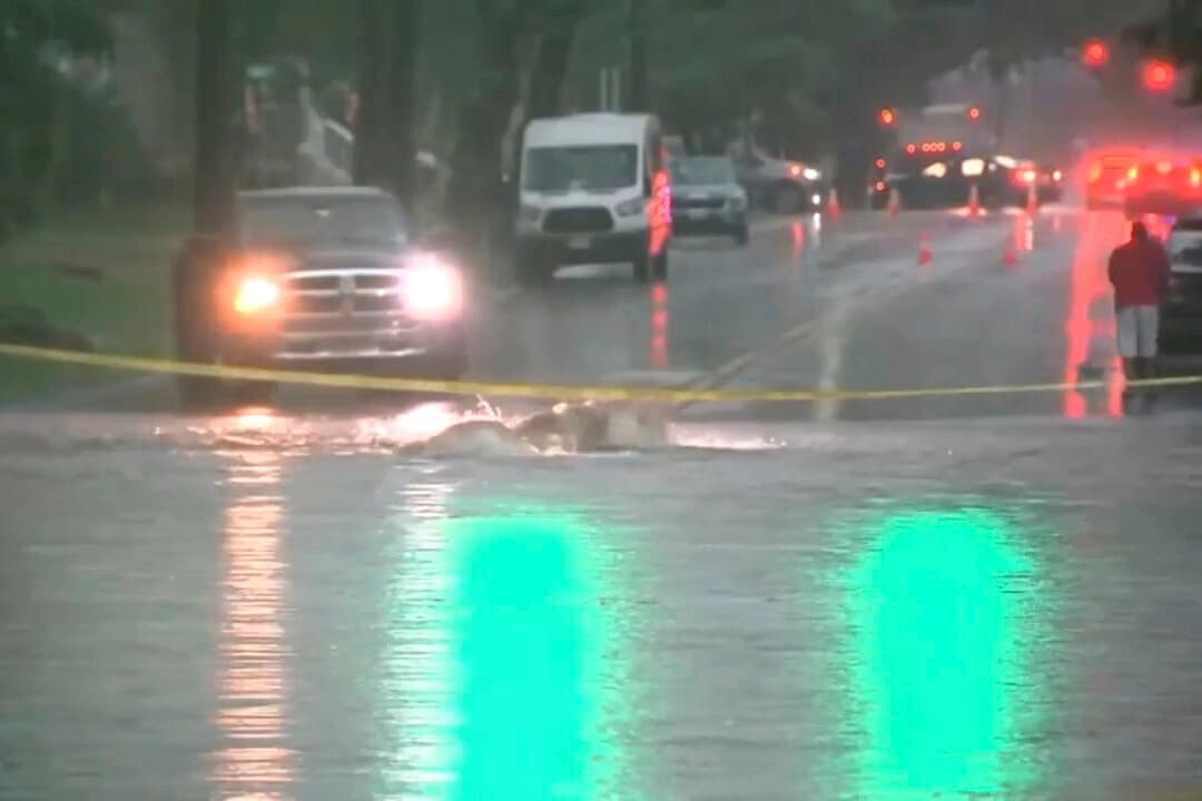 Mueren 2 personas al ser arrastrado su vehículo por inundaciones durante tormenta en Nueva Jersey