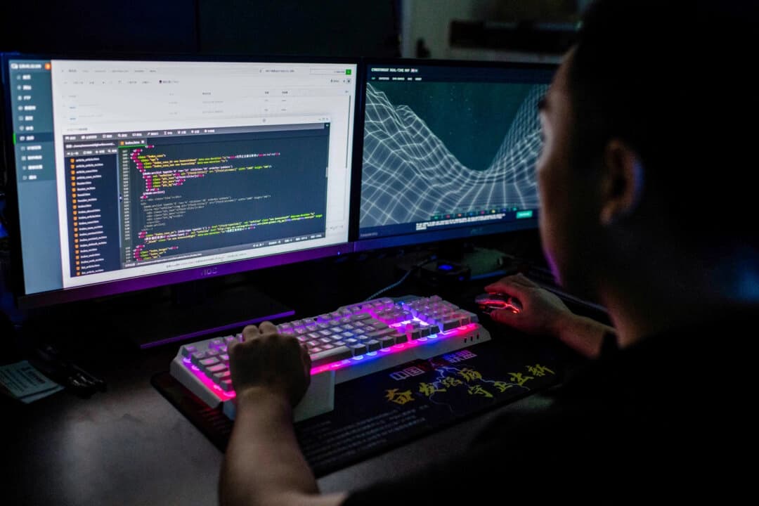 El miembro de un supuesto grupo de hackers, en una foto de archivo. (Nicolas Asfouri/AFP vía Getty Images)