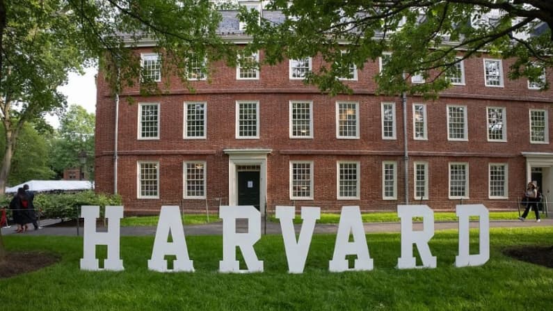 Investigan a Harvard por presunta discriminación persistente en el campus