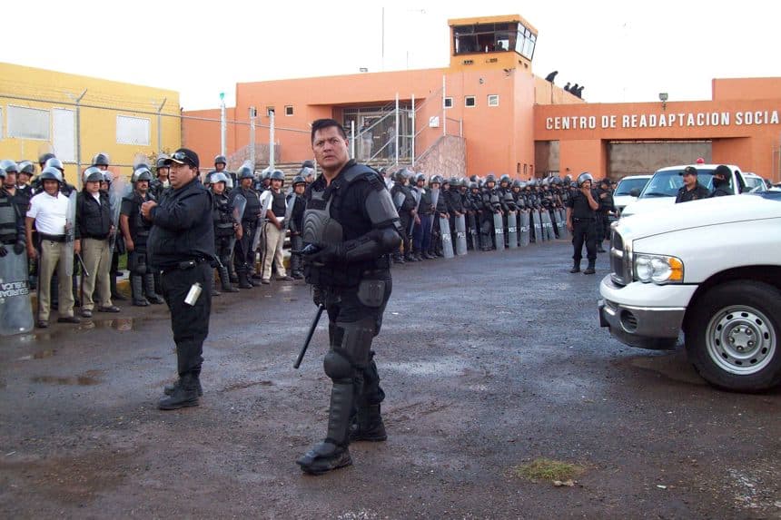 Autoridades mexicanas capturan a cinco hombres, entre ellos un exalcalde, ligados al narcotráfico