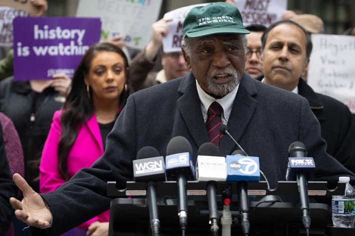 El representante Danny Davis se jubila tras casi tres décadas en el Congreso