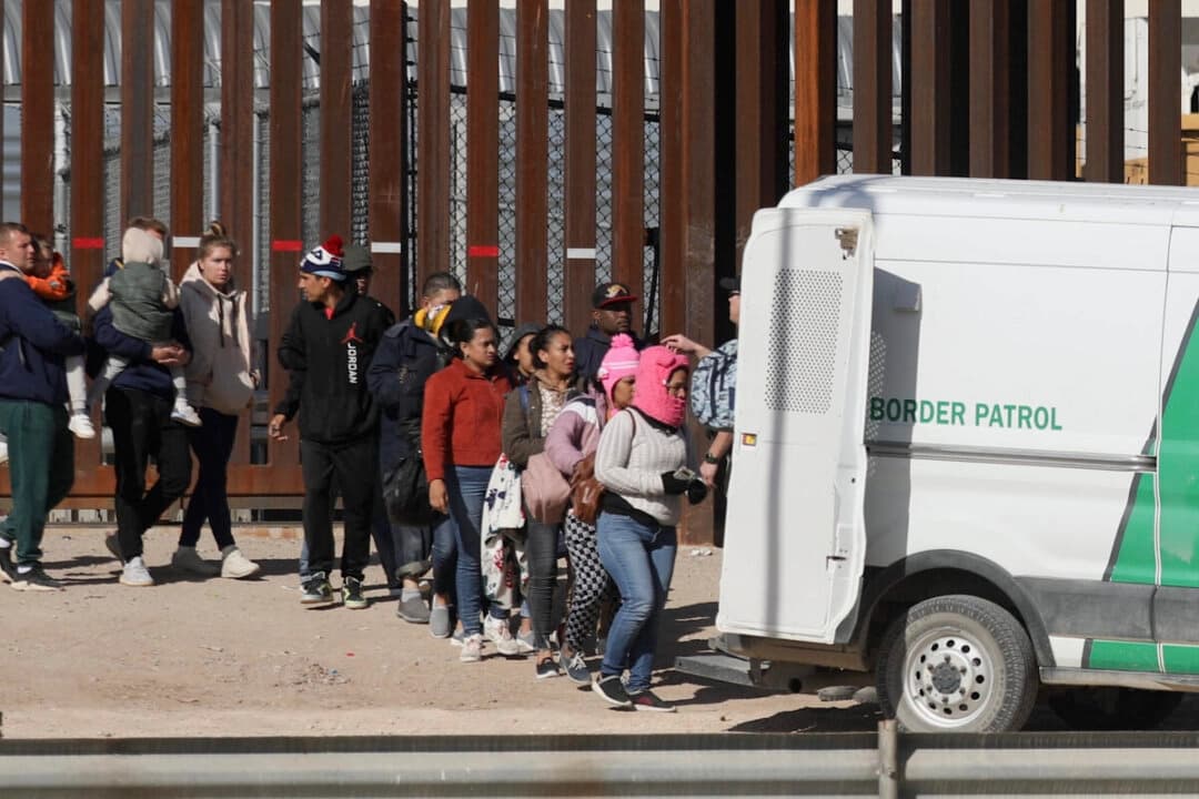 Juez bloquea intento del DHS de eliminar protección a inmigrantes de Honduras, Nicaragua y Nepal