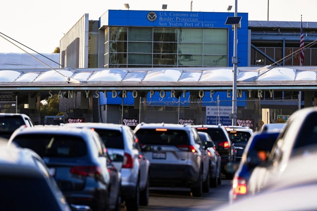 Agentes de la CBP se declaran culpables de permitir a cárteles mexicanos introducir drogas a EE. UU.