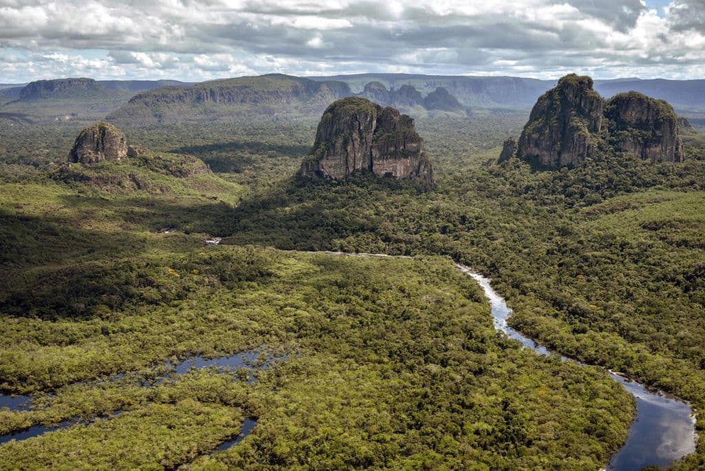 Condenan a 32 años a padrastro de niños rescatados en la selva por abuso sexual
