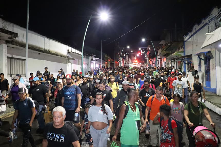 Imagen de archivo de migrantes que dan inicio a una caravana que se dirige a la frontera norte de México, en el municipio de Tapachula en Chiapas, México. (EFE/ Juan Manuel Blanco)