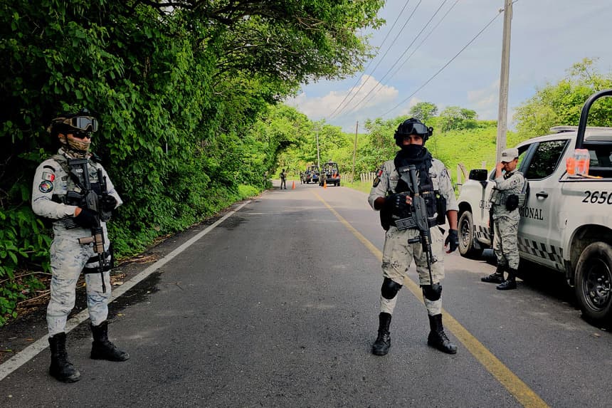 Imagen de archivo de personal de la Guardia Nacional (GN) que hace guardia en México (EFE/José Luis de la Cruz)