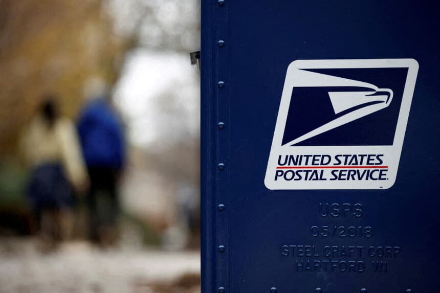 Caja de recogida del Servicio Postal de los Estados Unidos (USPS) en Washington, EE. UU., el 18 de diciembre de 2024. (Foto de archivo. REUTERS/Benoit Tessier/Foto de archivo).