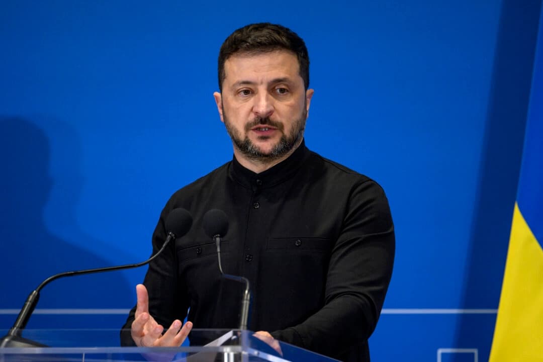El presidente ucraniano Volodymir Zelenski ofrece una conferencia de prensa conjunta durante la Conferencia de Recuperación de Ucrania 2025 (URC2025) en el Centro de Convenciones Roma La Nuvola, Roma, Italia, el 10 de julio de 2025. (Antonio Masiello/Getty Images)