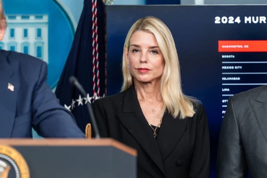 Estados demócratas demandan a la administración Trump por vincular fondos para víctimas de crimen con la inmigración