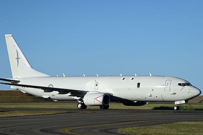 Un P-8A Poseidon de la RNZAF (Real Fuerza Aérea de Nueva Zelanda) del Escuadrón 5 rueda en la base RAAF de Townsville, el 14 de julio de 2025 en Townsville, Australia. (Ian Hitchcock/Getty Images)