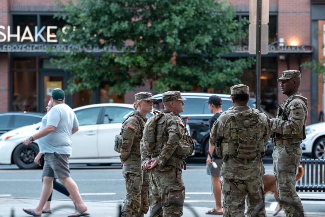 Trump advierte que podría enviar tropas a Baltimore para combatir el crimen