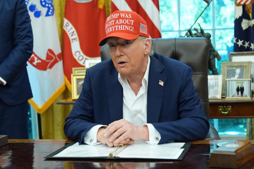 Trump dice que estará en la Ryder Cup y cree que el capitán Keegan Bradley debería jugar