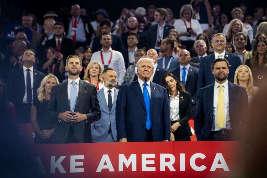 Trump sugiere realizar una Convención Nacional Republicana en 2026