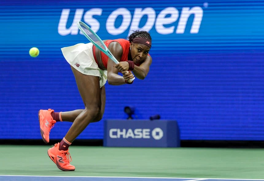 Gauff se olvida de sus problemas con el saque y avanza a octavos en Nueva York
