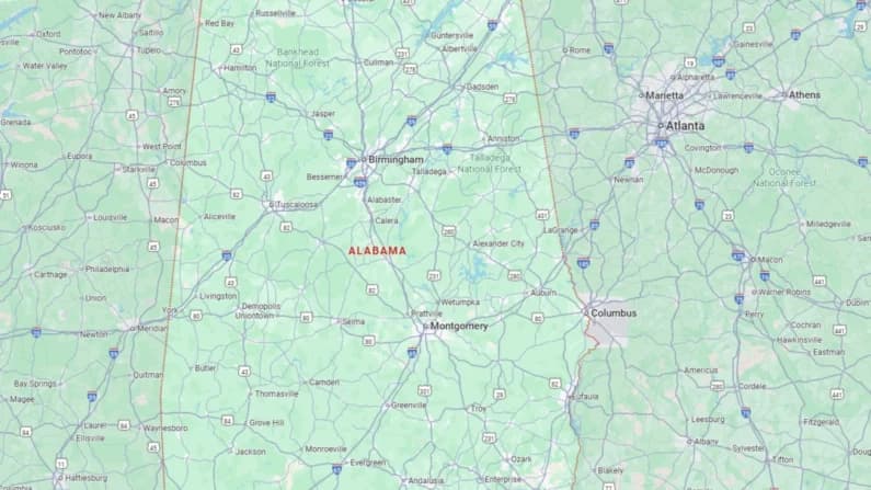 Padre y madre mueren y siete niños quedan heridos por accidente en parque todoterreno de Alabama
