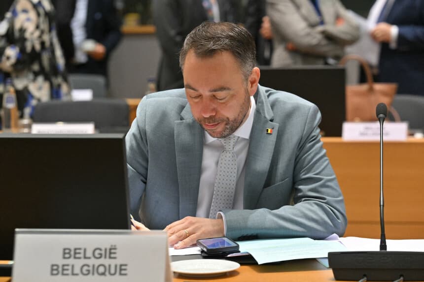 El viceprimer ministro y ministro de Asuntos Exteriores de Bélgica, Maxime Prevot, en el edificio Europa de Bruselas, el 17 de marzo de 2025. (Foto de Nicolas Tucat/AFP).