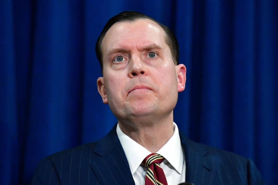 Kentucky pone fin a matrícula para inmigrantes ilegales tras presión legal del DOJ