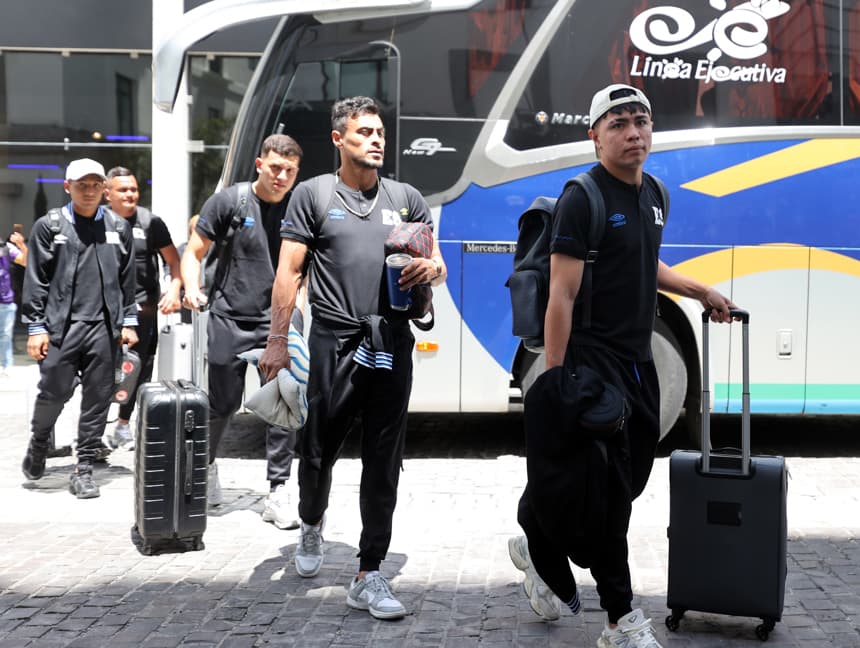 El Salvador llega a Guatemala a tres días del duelo eliminatorio para el Mundial 2026