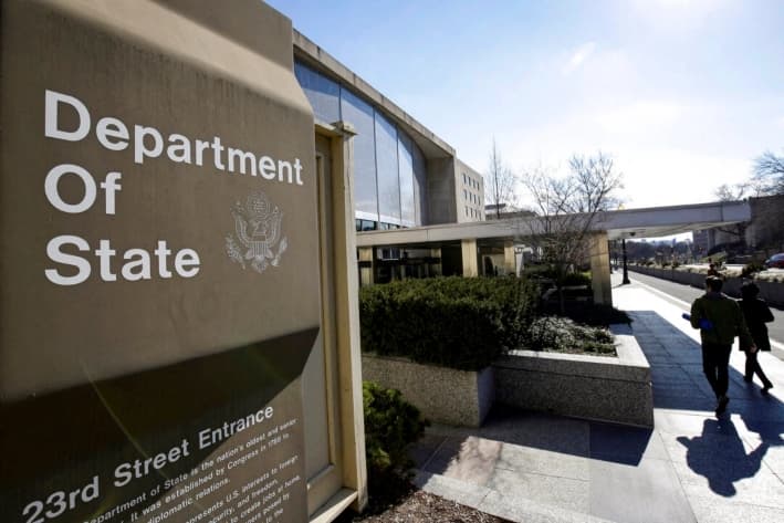 Juez estadounidense planea bloquear cientos de despidos de la administración Trump