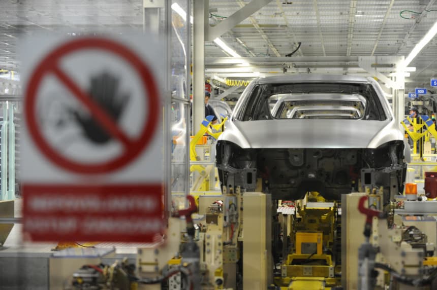 Sheinbaum confirma detención de 23 mexicanos en redada de Hyundai en EE. UU.