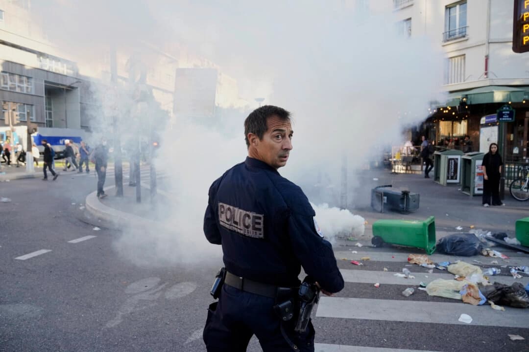 "Bloqueen todo": Lo que debe saber sobre el movimiento y las protestas en Francia