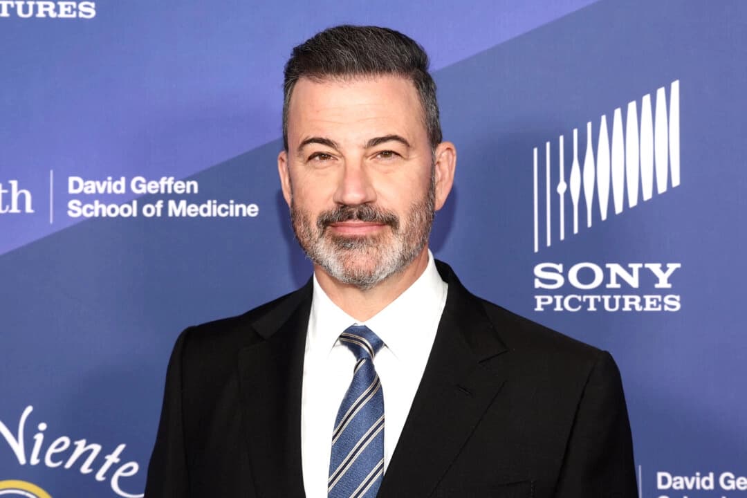 Jimmy Kimmel asiste a un evento de la Fundación del Centro Oncológico Jonsson de la UCLA en el Beverly Wilshire, un hotel Four Seasons en Beverly Hills, California, el 2 de mayo de 2025. (Tommaso Boddi/Getty Images para la Fundación del Centro Oncológico Jonsson de la UCLA).