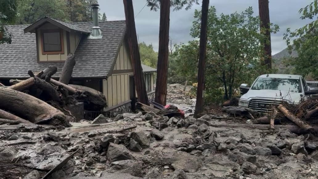 Daños causados por deslizamientos de tierra tras las tormentas en Forest Falls, California, el 18 de septiembre de 2025. (Departamento de Bomberos del Condado de San Bernardino vía AP)