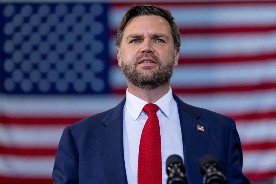 El vicepresidente de Estados Unidos, JD Vance, en el Aeropuerto Regional Concord-Padgett, Concord, Carolina del Norte, el 24 de septiembre de 2025. (Alex Brandon/Reuters)