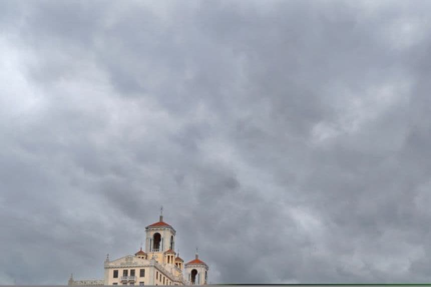Imelda deja más de 18,000 evacuados, inundaciones y deslaves en Cuba