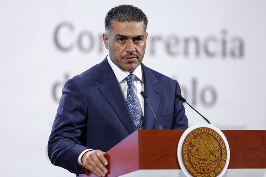 El secretario de Seguridad y Protección Ciudadana del Gobierno de México (SSPC), Omar García Harfuch, habla durante una rueda de prensa en el Palacio Nacional de la Ciudad de México (Fotografía de archivo. EFE/ Sáshenka Gutiérrez)