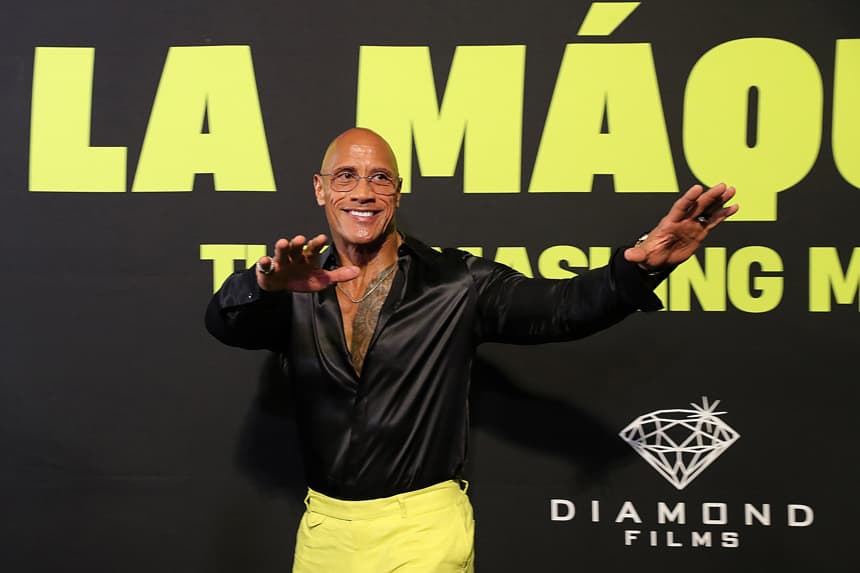 El actor estadounidense Dwayne Johnson 'La Roca', posa durante la alfombra roja de la película 'La Máquina: The Smashing Machine' este martes, en Ciudad de México (EFE/ Mario Guzmán)