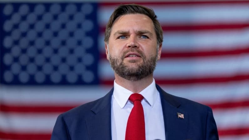 Despilfarro y fraude afectan los subsidios sanitarios que están en el centro del cierre: JD Vance