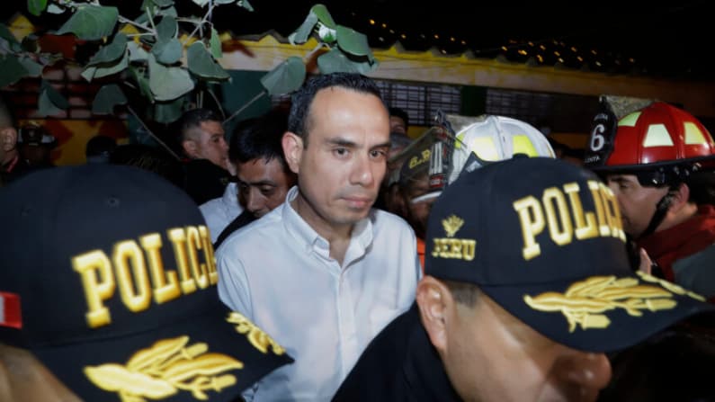 Nuevo presidente de Perú lidera megaoperativo en cárceles para combatir al crimen organizado