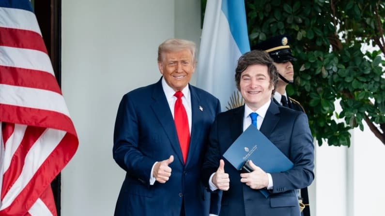 En Vivo: Milei se reunirá con Trump luego que Estados Unidos finalizó un plan de rescate de 20,000 millones de dólares