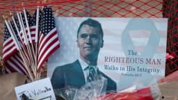 EE. UU. revoca visados de seis extranjeros que celebraron la muerte de Charlie Kirk