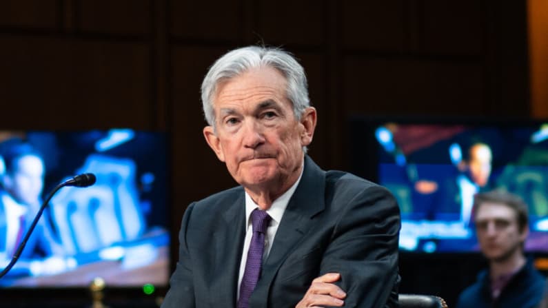 Jerome Powell afirma que "no hay un camino sin riesgos" para la política de la Reserva Federal