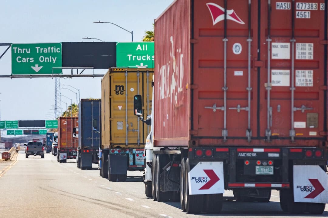 En operativo el ICE arresta a 91 inmigrantes ilegales con licencias de conducir comerciales