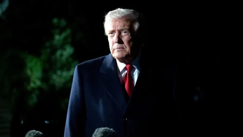 Trump aumenta en 10 % los aranceles a Canadá por no retirar de inmediato un anuncio contra los aranceles